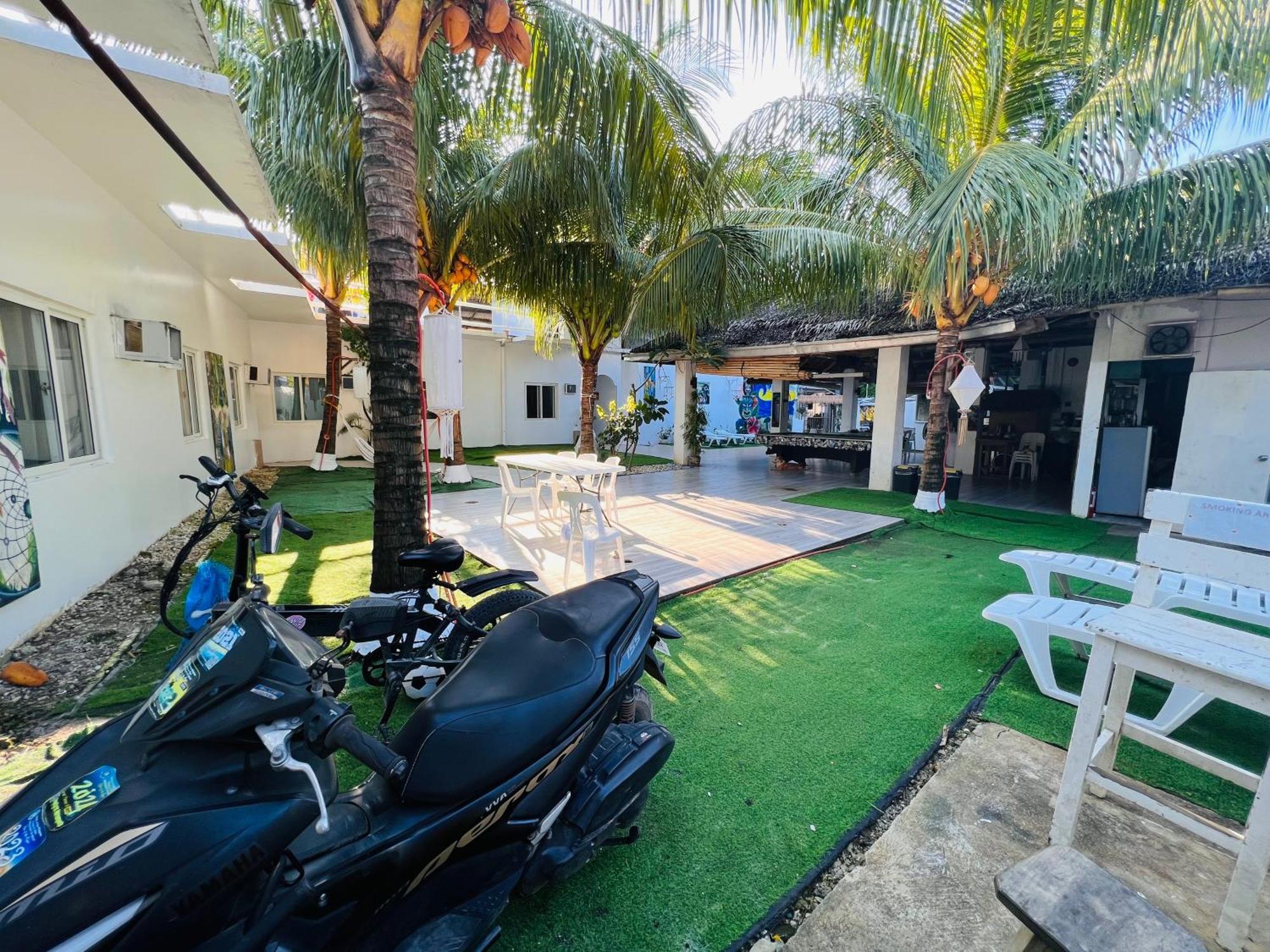 Auberge de jeunesse Boracay Backpackers à Balabag  Extérieur photo