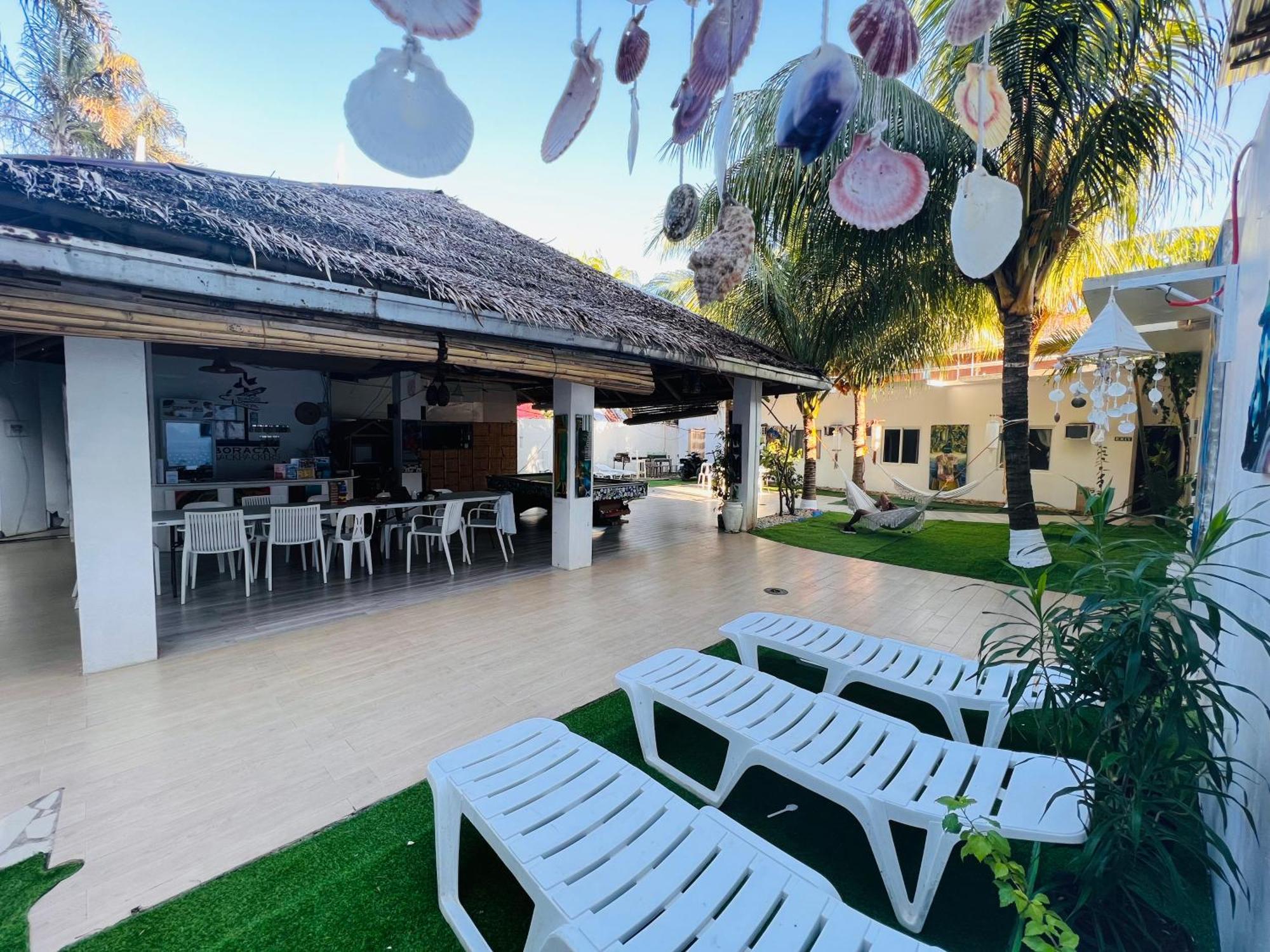 Auberge de jeunesse Boracay Backpackers à Balabag  Extérieur photo